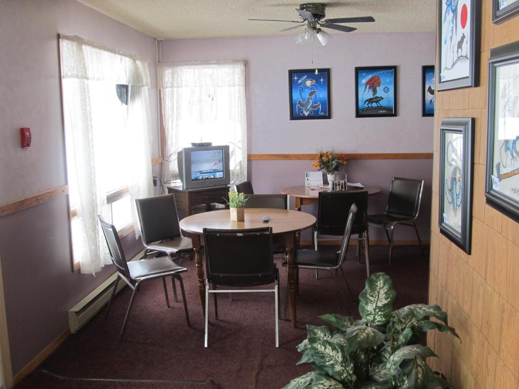 Hide Away Inn Dryden Esterno foto